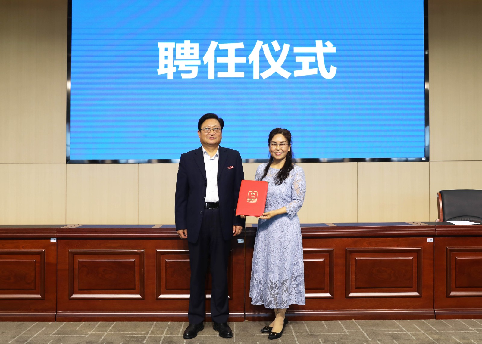 攝影記者王紹龍修4.jpg